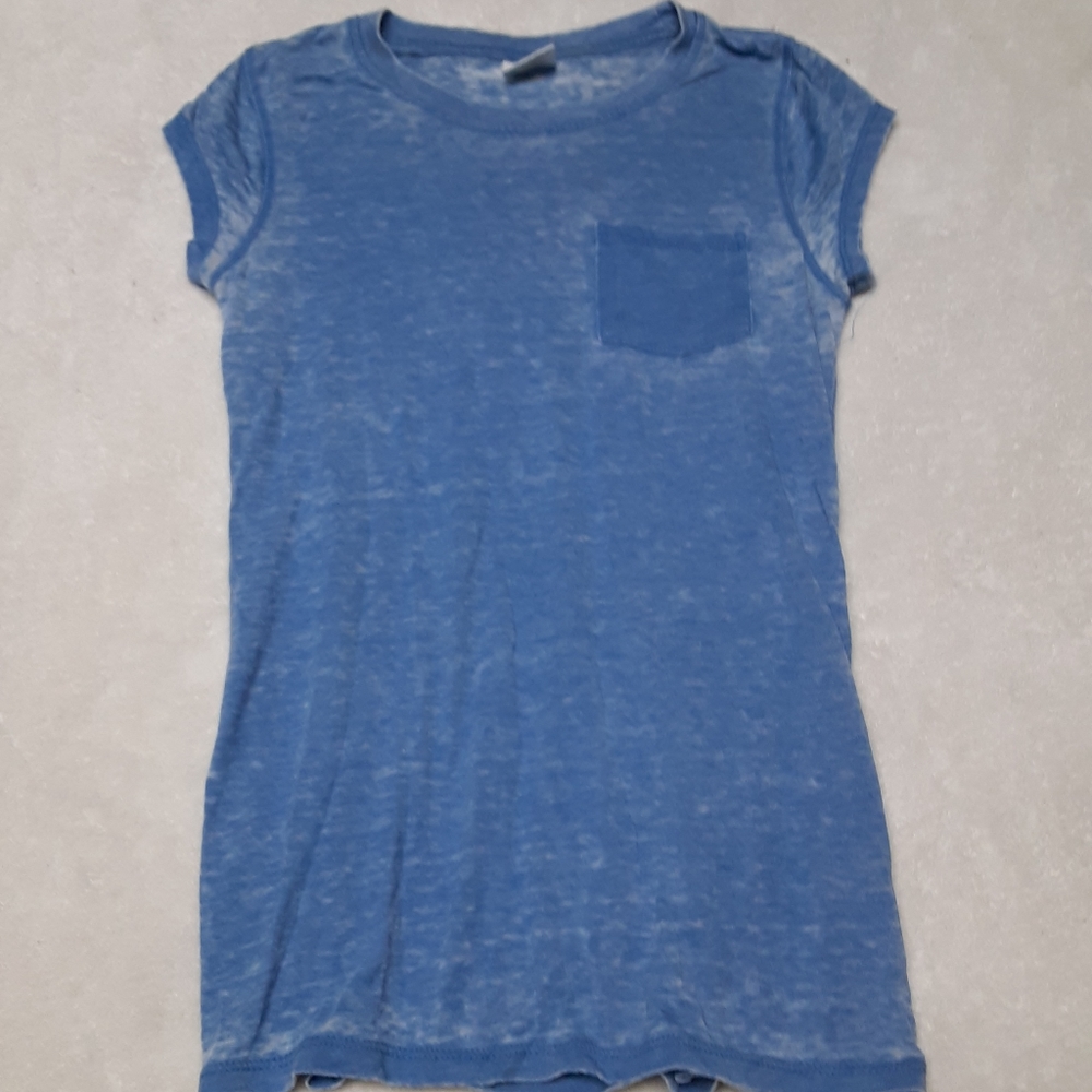 blue tee shirt
